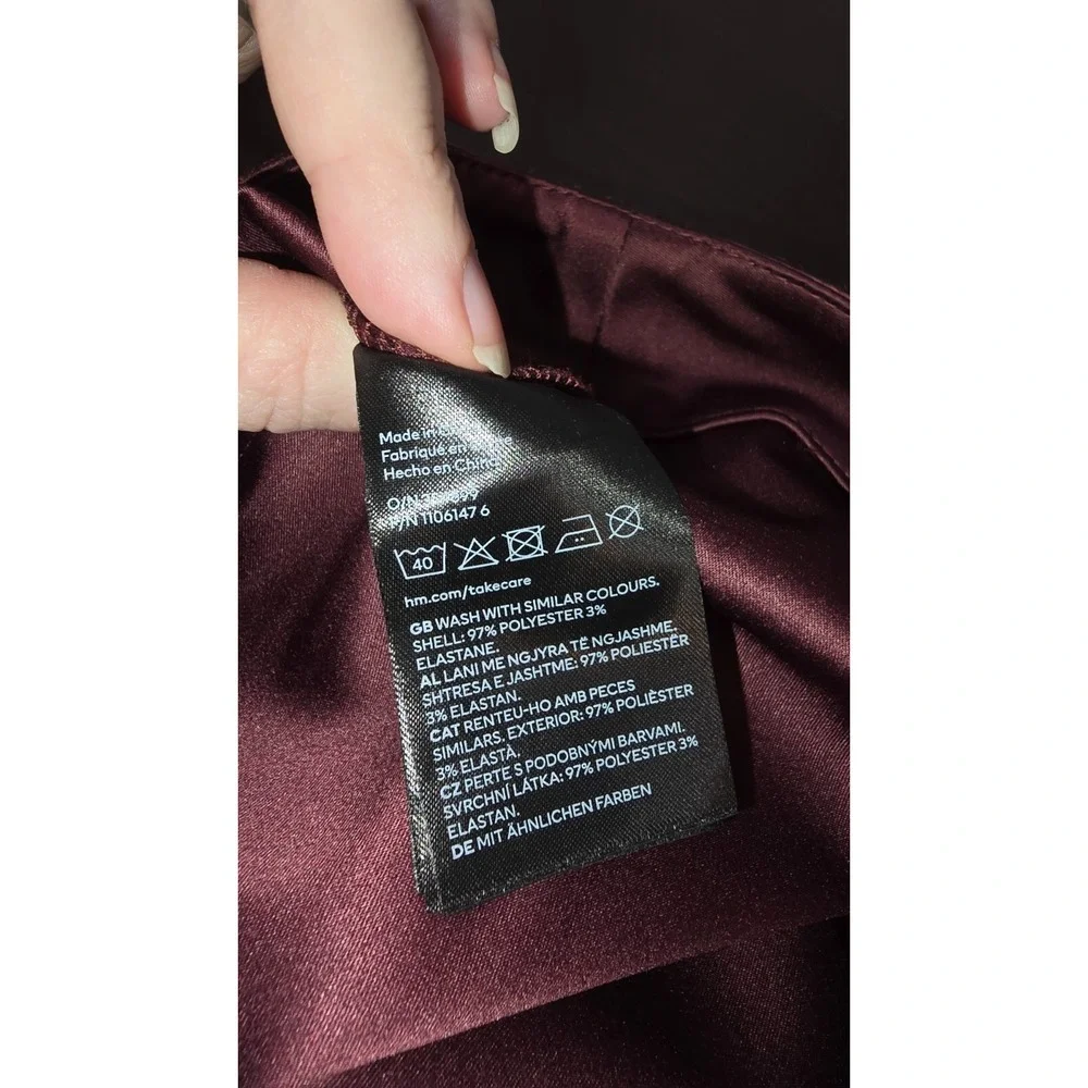 H&M | Womens SZ 14 Skirt Burgundy Satin | Mini Pencil Front Pockets Side Zipper‎